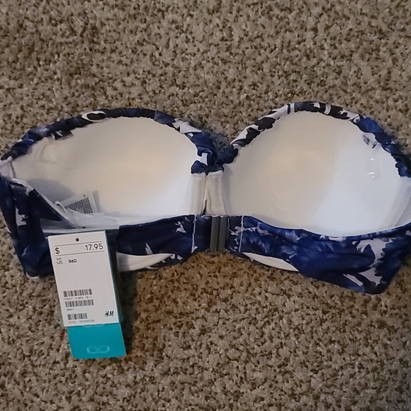 Bikini - Picture 4 of 5